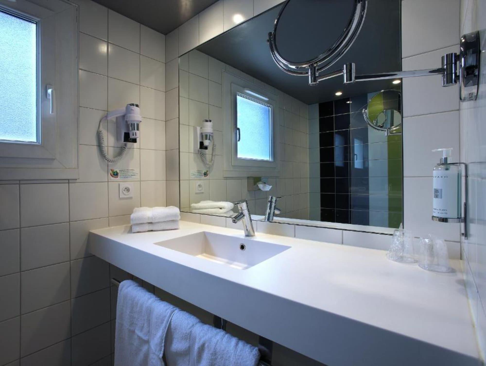 Hotel Le Cinq Hyper - Centre Σαμπερί Εξωτερικό φωτογραφία