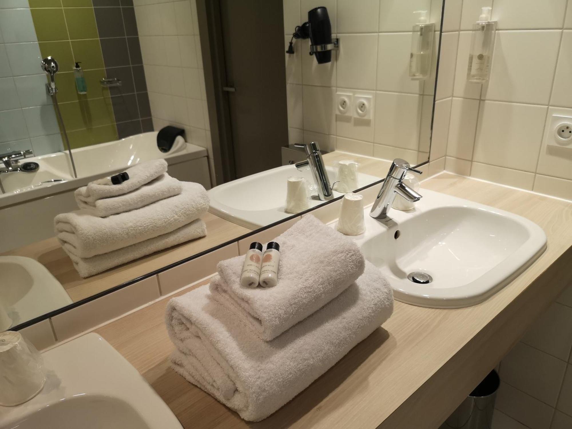 Hotel Le Cinq Hyper - Centre Σαμπερί Εξωτερικό φωτογραφία