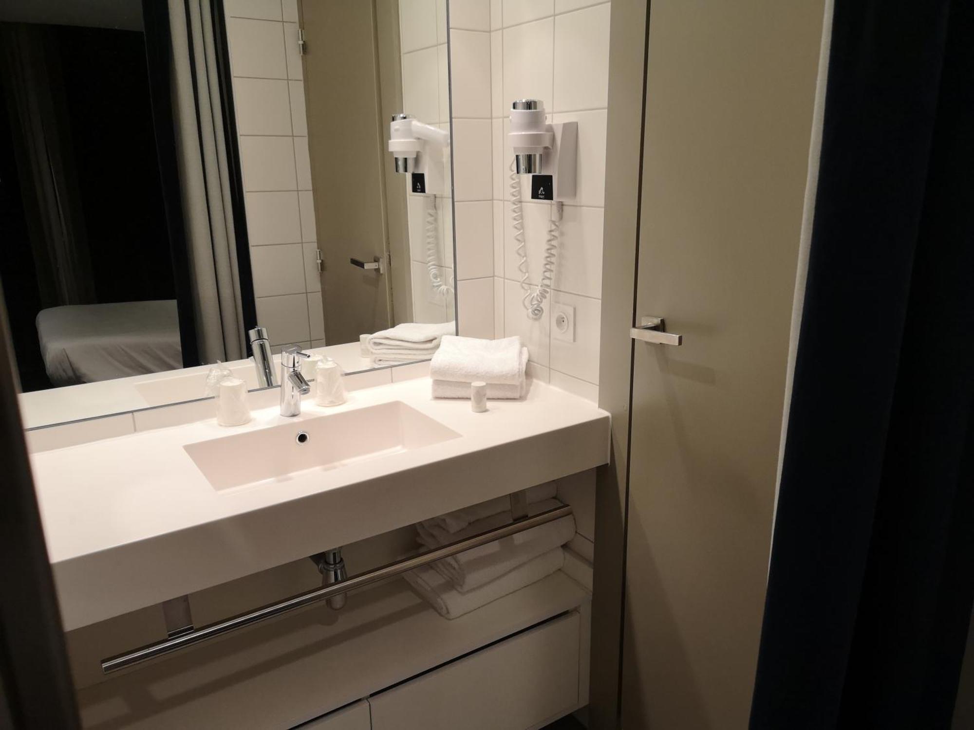 Hotel Le Cinq Hyper - Centre Σαμπερί Εξωτερικό φωτογραφία